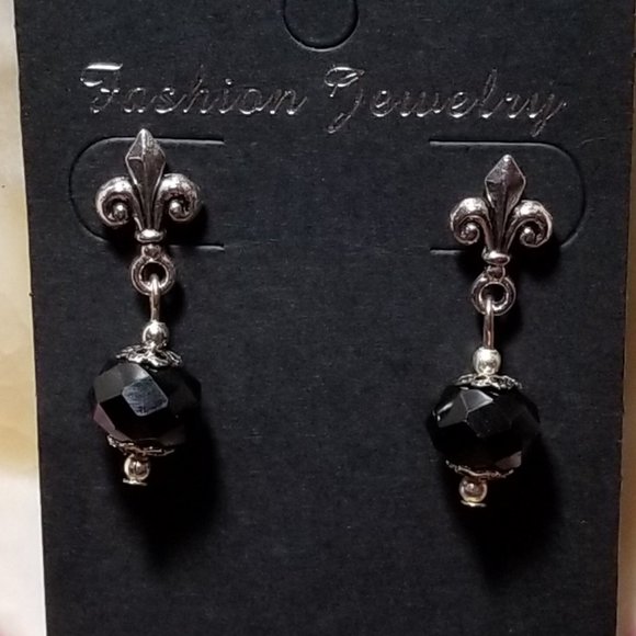 Jewelry - 2pc Fluer De Lis Necklace and Earring Set